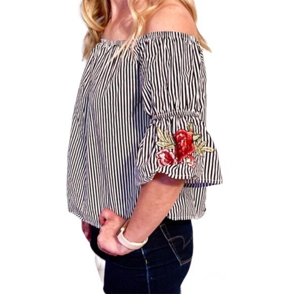 Ambiance Shoulder Stripe Floral Top - Picture 2 of 8